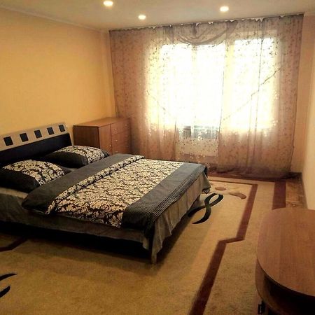 Gil Apartment 2К Квартира Центр Пл Петефи 9A Ujhorod Exterior foto